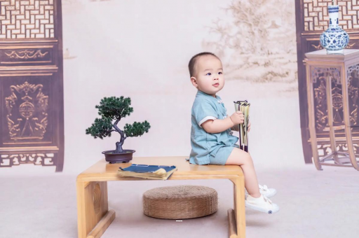 武汉供卵包生男孩宝宝脸肿了怎么回事